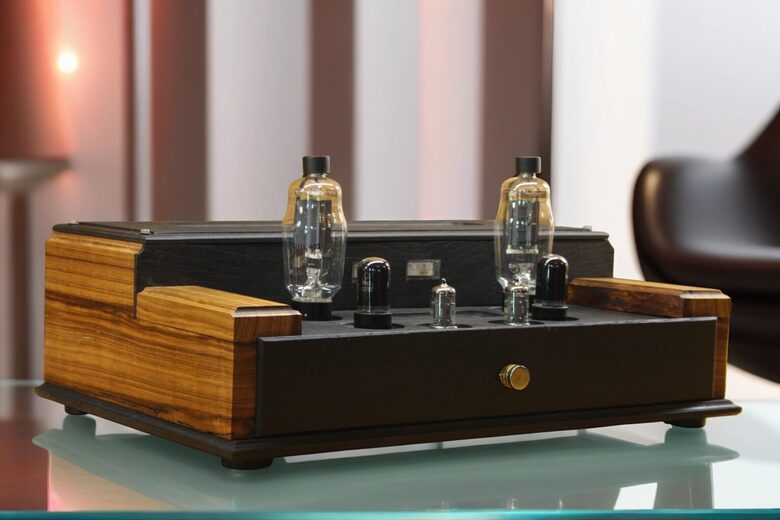 G-811