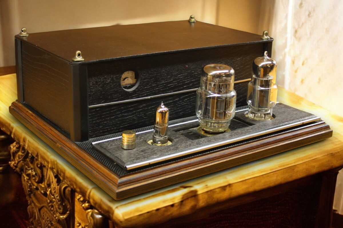solid state vs tube amplifier.jpg